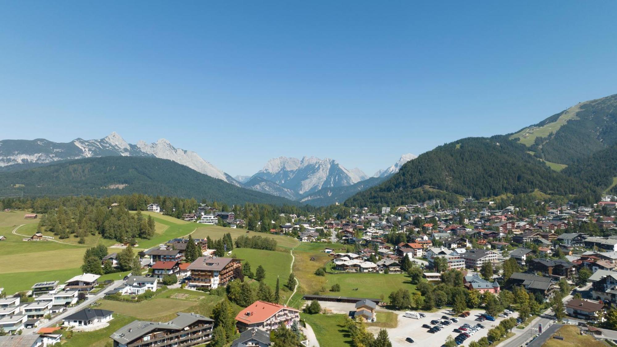 Triple A Chalets Seefeld in Tirol Exteriör bild